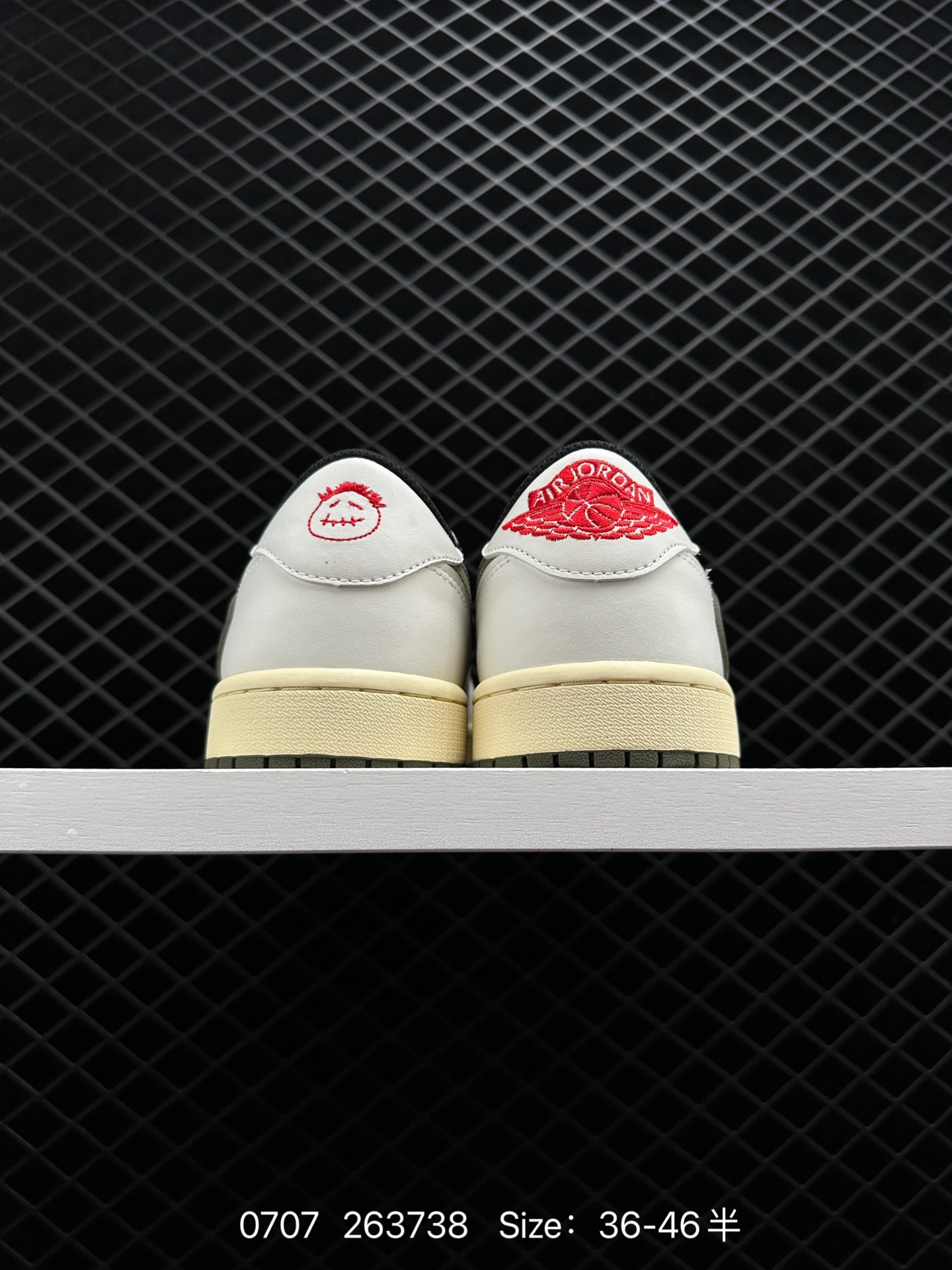 NIKE  Air Jordan 1 Low